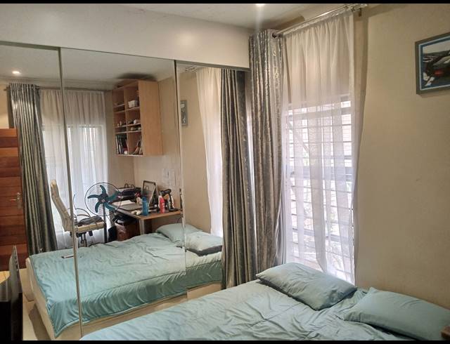 4 BEDROOM FREEHOLD FOR SALE IN RYNSOORD